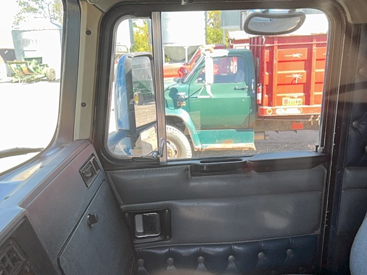 1990-kenworth-t600-image-180