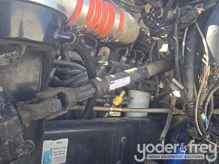 2009-peterbilt-335-image-23