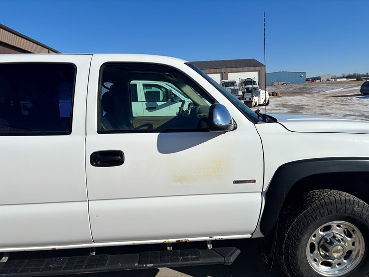 2002-chevrolet-2500-image-16