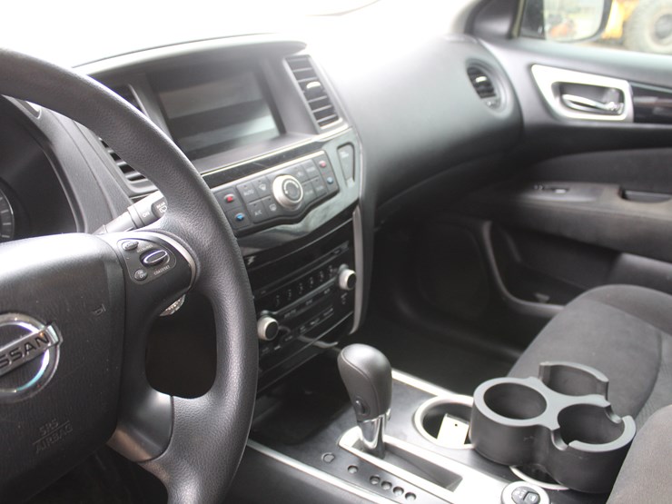 2015-nissan-pathfinder-image-9