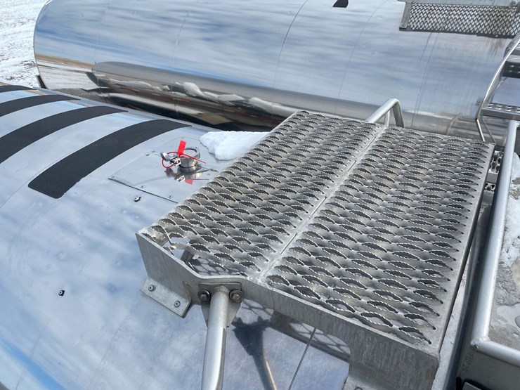 2000-walker-tanker-image-23