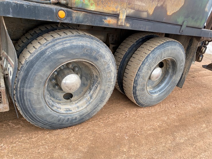 #400-•-1988-freightliner-boom-pump-truck-(has-wi-title)-(arpin,-wi)-image-17