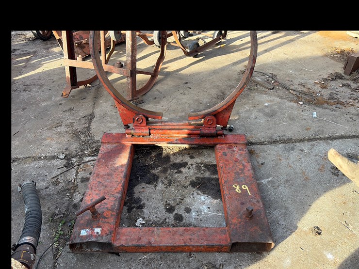#89-•-barrel-clamp-forklift-attachment-image-2