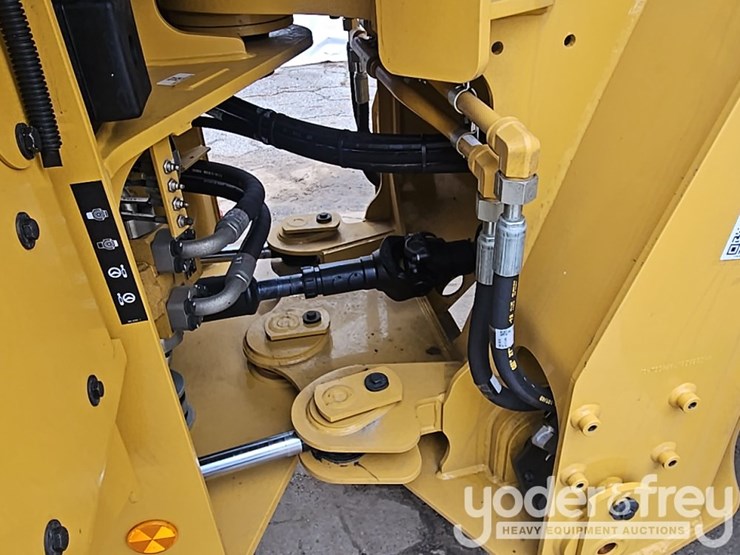 2026-caterpillar-926-image-23