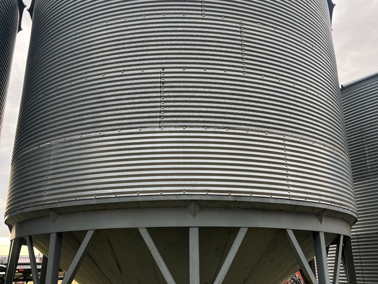 lot-22.-cenex-hopper-bin,-micada-bottom,-includes-golden-aire-single-phase-bin-fan-image-17