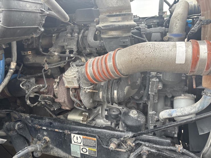 2019-peterbilt-579-image-18