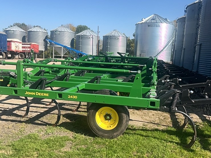 2022-john-deere-52-image-5