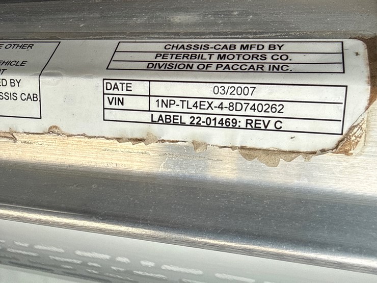 2008-peterbilt-367-image-45