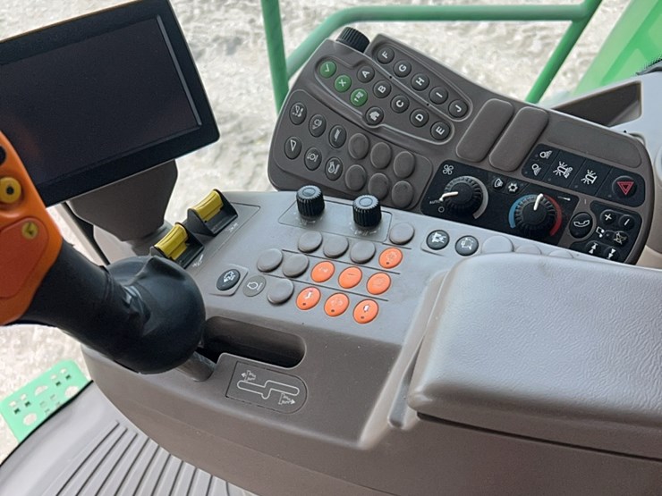 2014-john-deere-s680-image-113