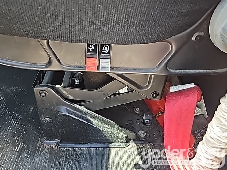 2018-peterbilt-337-image-54