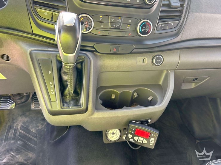 2021-ford-transit-image-18