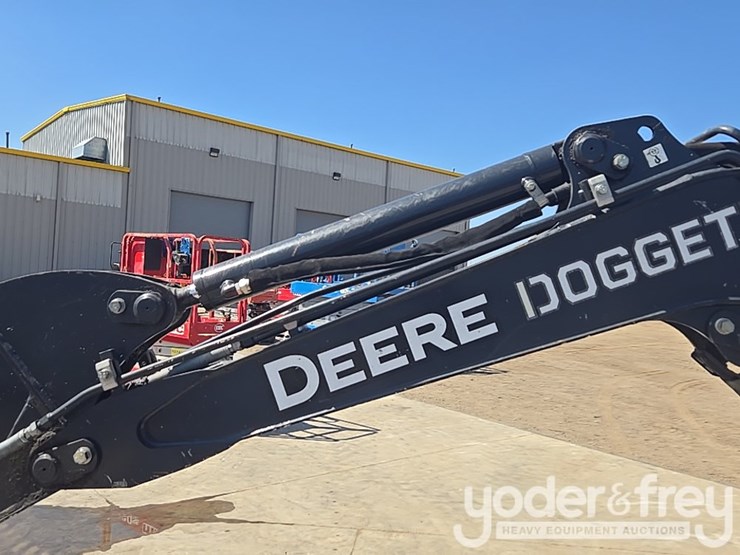 2020-deere-35g-image-51