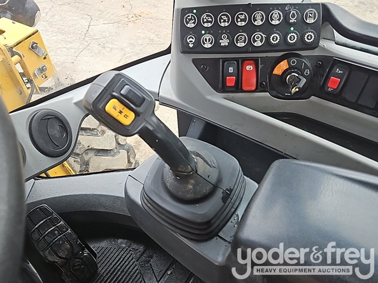 2021-caterpillar-930m-image-39