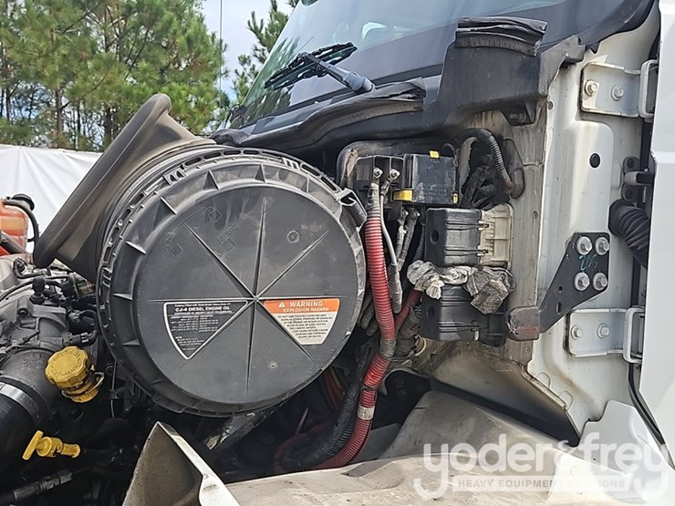 2017-international-8600-image-30