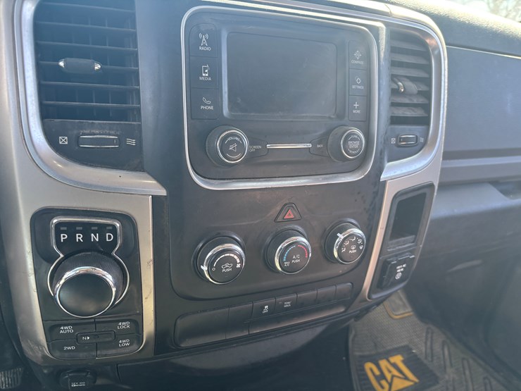 2014-dodge-1500-image-36