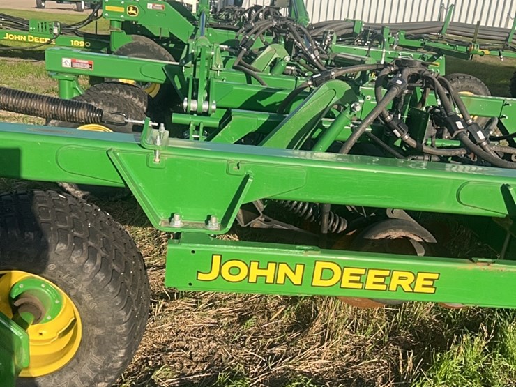 2018-john-deere-1910-image-103