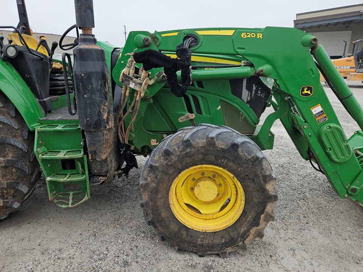 2017-john-deere-6110m-image-21