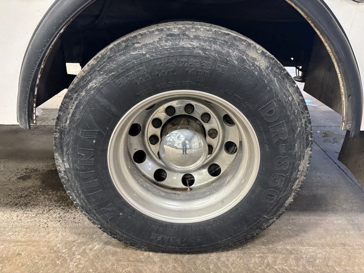 1987-peterbilt-379-image-82