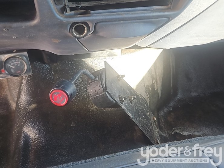 1999-ford-f550-image-28