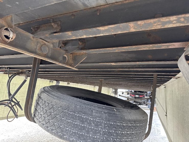 2019-utility-53'-image-11