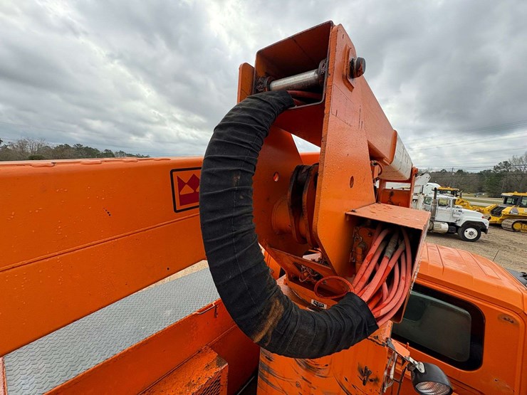 2004-international-durastar-4300-image-33