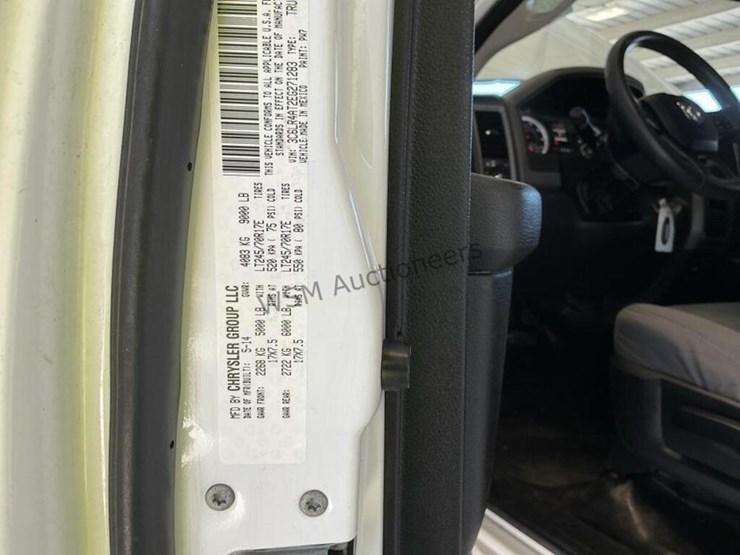 2014-dodge-2500-image-15