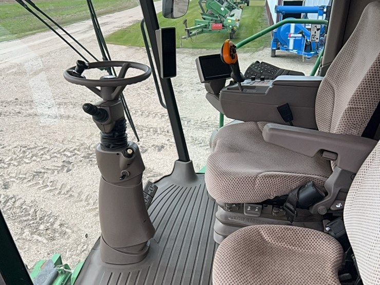 2014-john-deere-s680-image-119