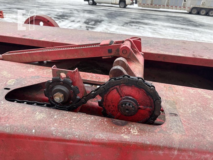 massey-ferguson-9-image-8