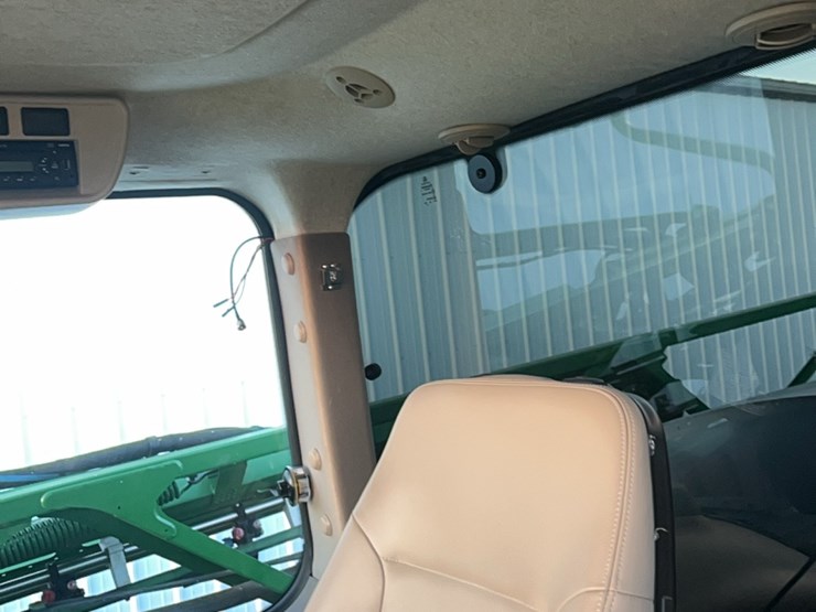 2014-john-deere-r4030-image-73