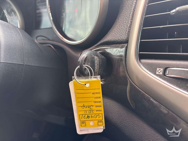 2011-jeep-grand-cherokee-image-24