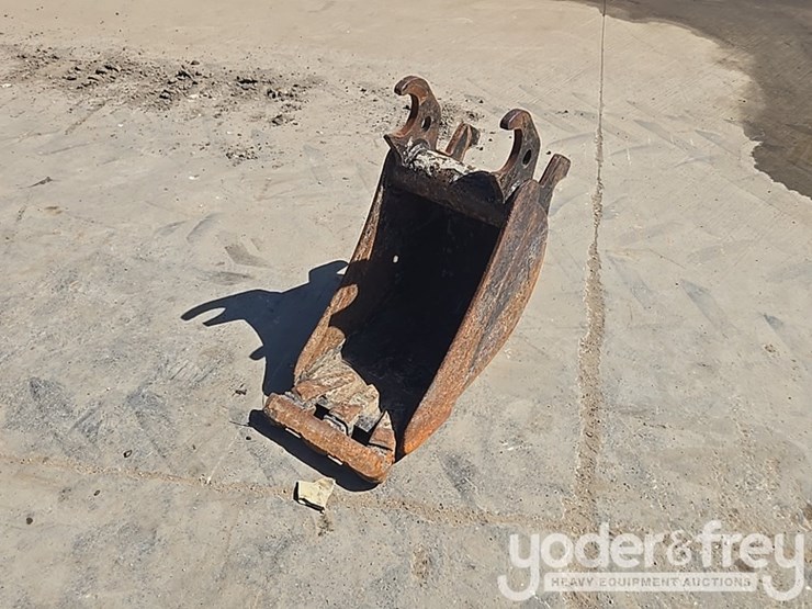 2020-deere-35g-image-16