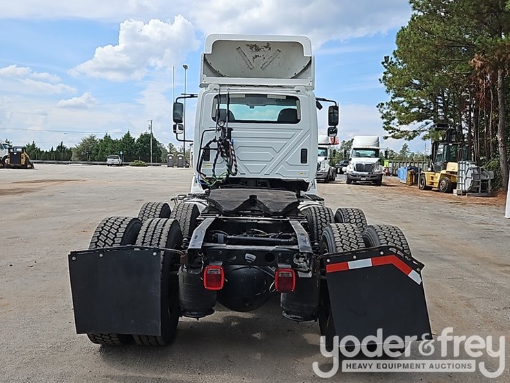 2017-international-8600-image-4