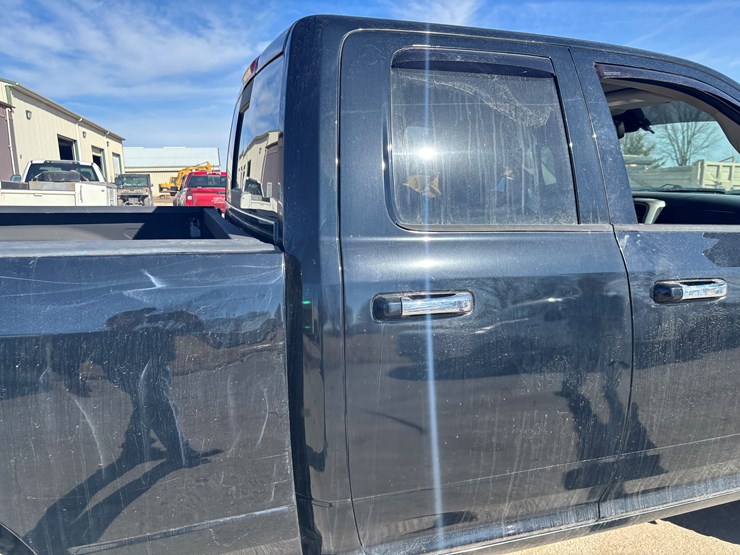 2014-dodge-1500-image-17