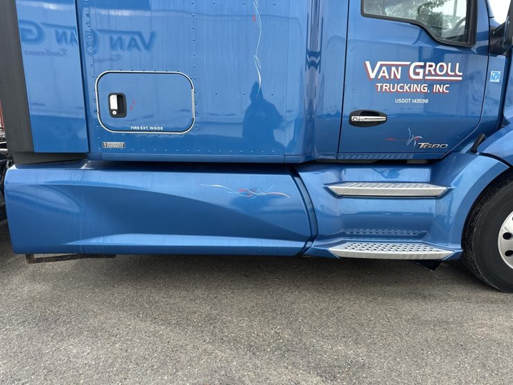 2020-kenworth-t680-image-21