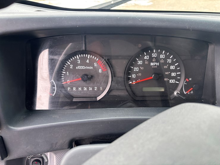 2021-isuzu-npr-hd-image-25