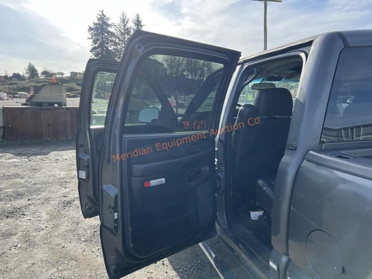 2002-chevrolet-silverado-2500-image-24