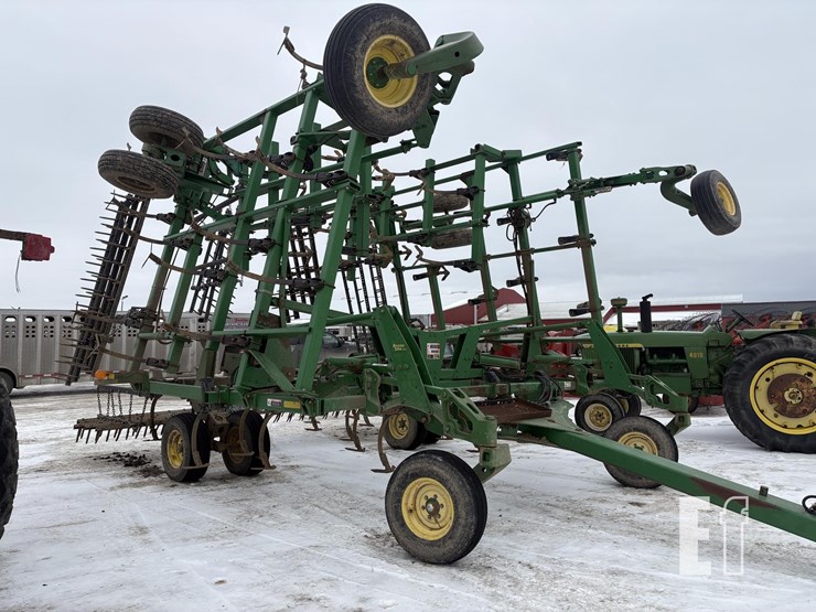 john-deere-2210-image-7