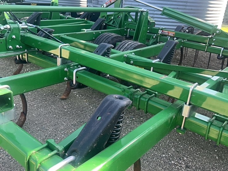 2022-john-deere-52-image-96