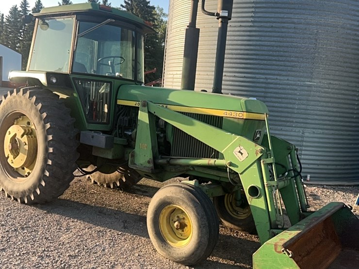john-deere-4430-image-2