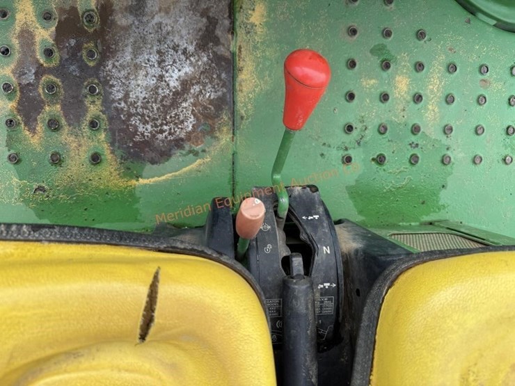 john-deere-gator-image-10