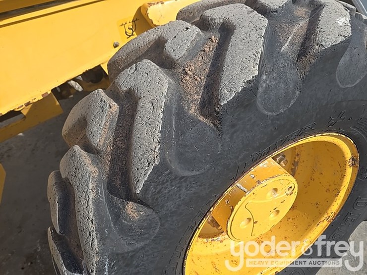 2018-deere-310sl-image-25