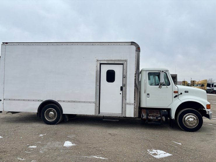 2002-international-4700-image-4