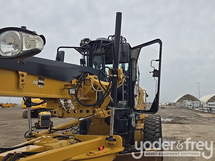 2015-caterpillar-12m3-image-34