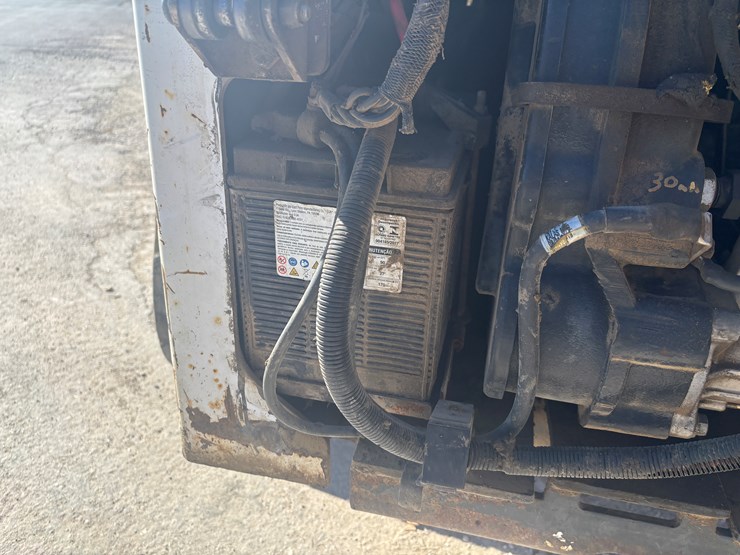 2007-bobcat-t300-image-21