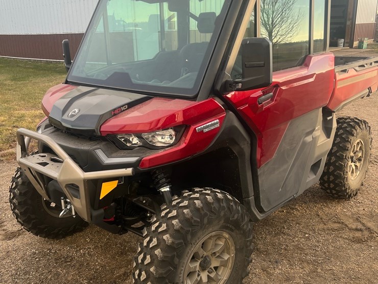 lot-15.-2024-canam-side-by-side-1000-defender-limited,-pristine-condition,-shedded,-like-absolutely-brand-new,-25-hours,-serial-number-30086-image-2