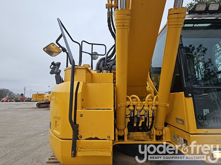 2019-komatsu-pc228us-lc-image-24