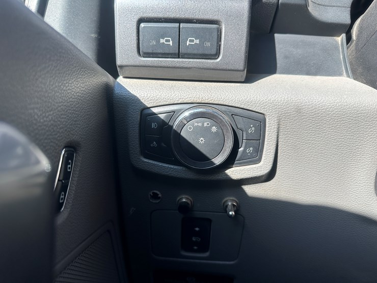 2018-ford-f350-image-33