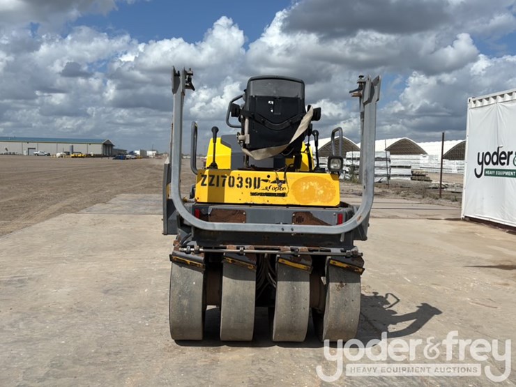 2017-dynapac-cc1300c-image-4