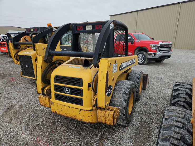 1999-john-deere-250-image-15