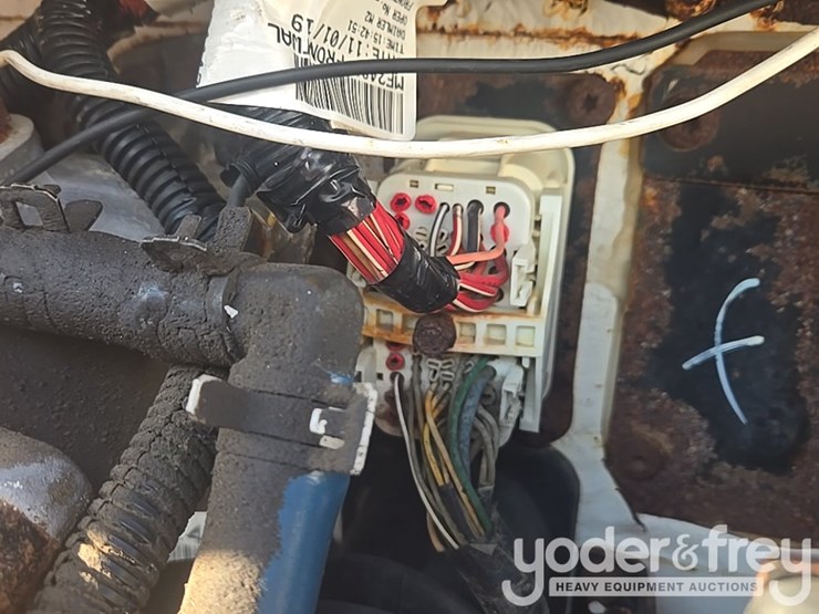 2020-freightliner-m2-106-image-46